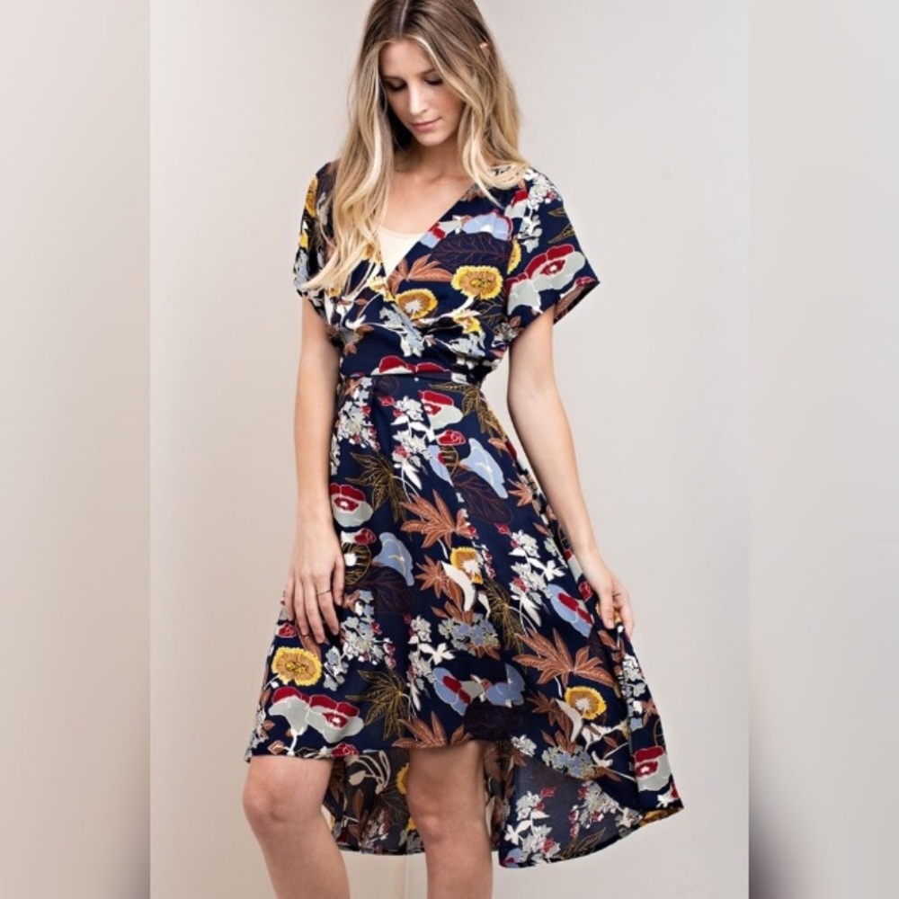 💛 CLEARANCE 💛 Navy Floral Faux Wrap Dress