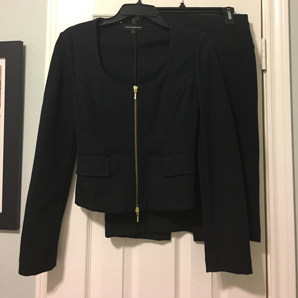 Express suit.