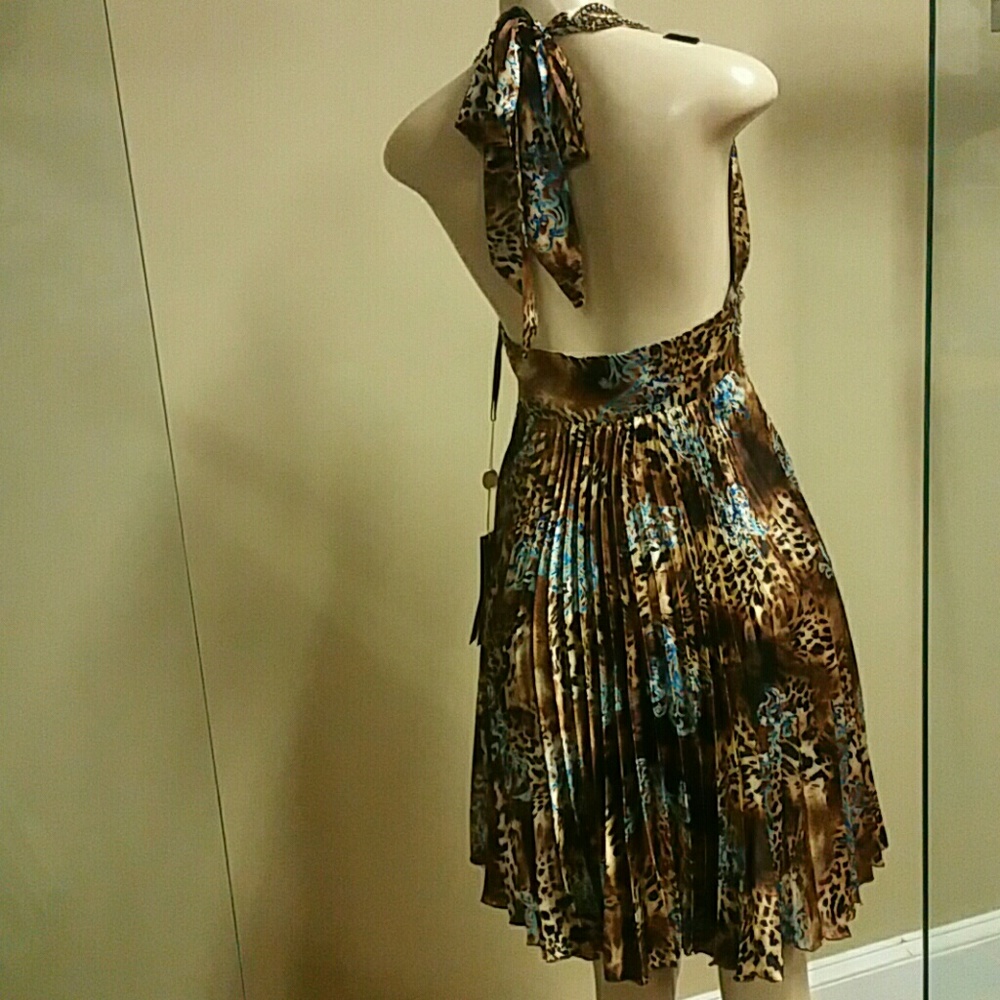 Dress - Picture 3 of 3