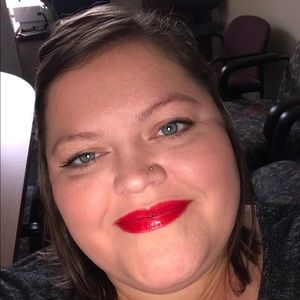 Meet your Posher, Alydia