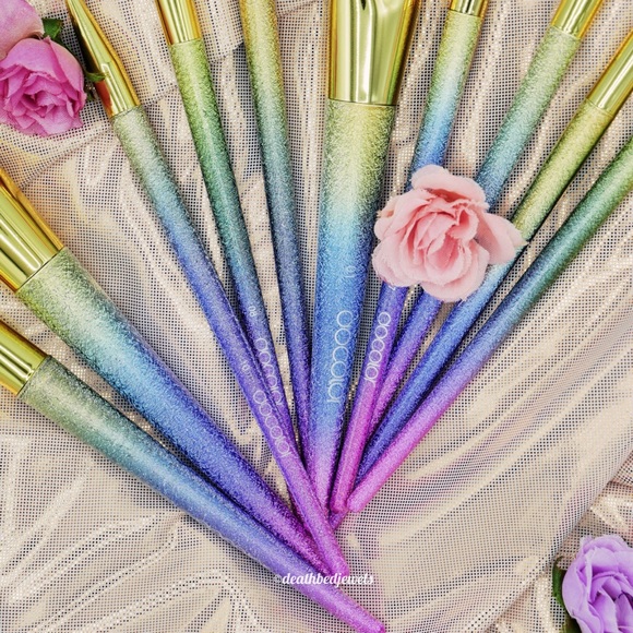 💎NEW💎 Rainbow Glitter Unicorn Makeup Brushes - Picture 7 of 8
