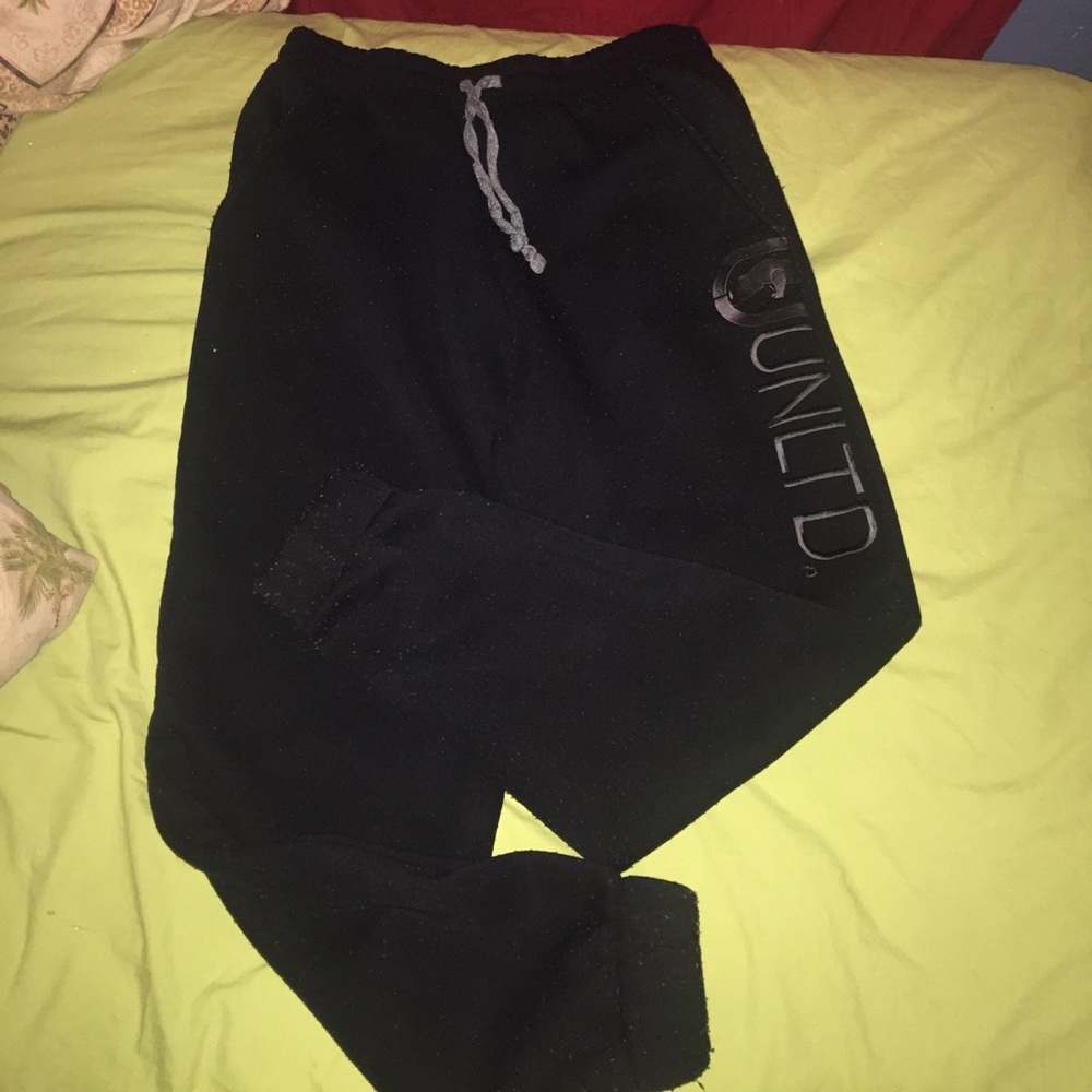 All black ecko joggers