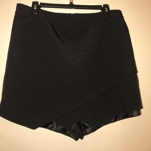 Black cross front skort