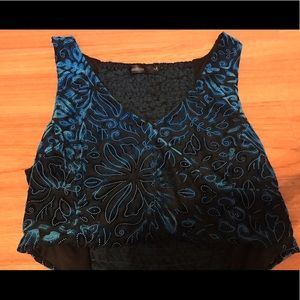 Velvet V-neck floral embroidered cropped top.