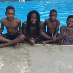 Meet your Posher, Tuneche