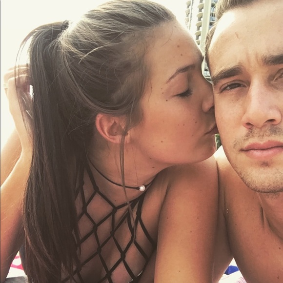 Aloha! 💕🌺🌈🍍 - Picture 5 of 5