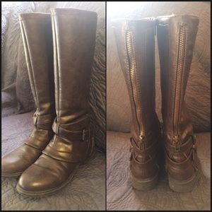 <<SOLD>>> Knee high, faux leather boots W8