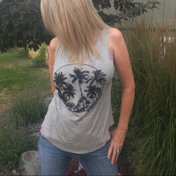 🌺Paradise Tank🌺 - Picture 2 of 3