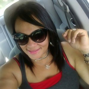 Meet your Posher, Ana