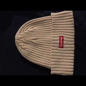 Light pink brand new supreme beanie with tags.