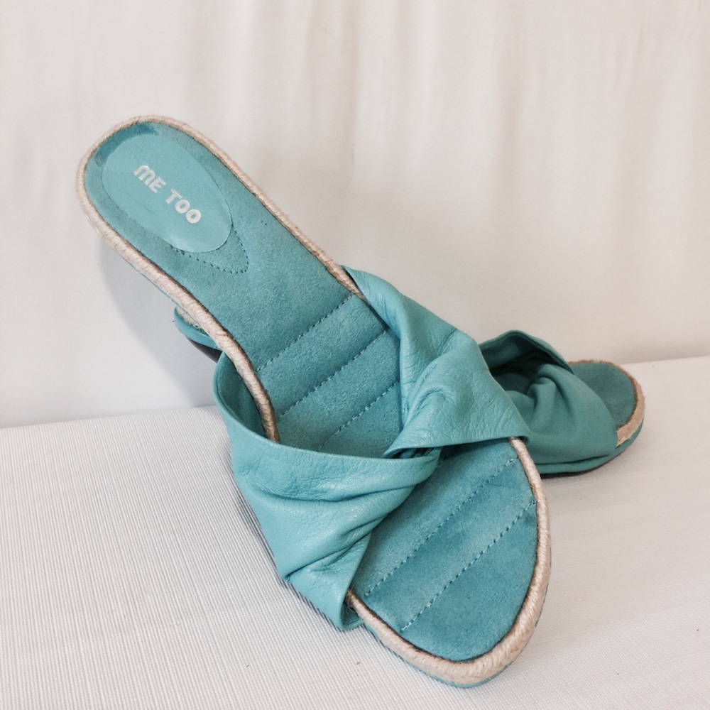 Turquoise Knot Accented Leather Sandals (NWOB)
