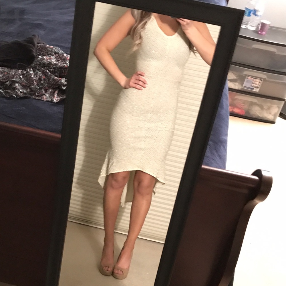 Bebe Xs cream dress , very pretty