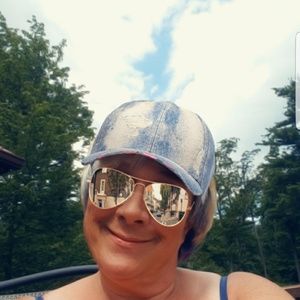 Meet your Posher, Pam