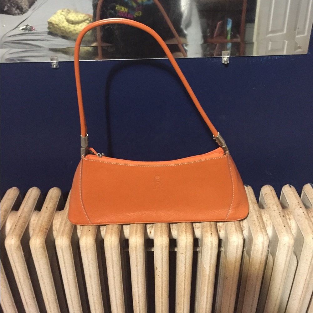 Gorg orange Italian leather hand/shoulder bag!