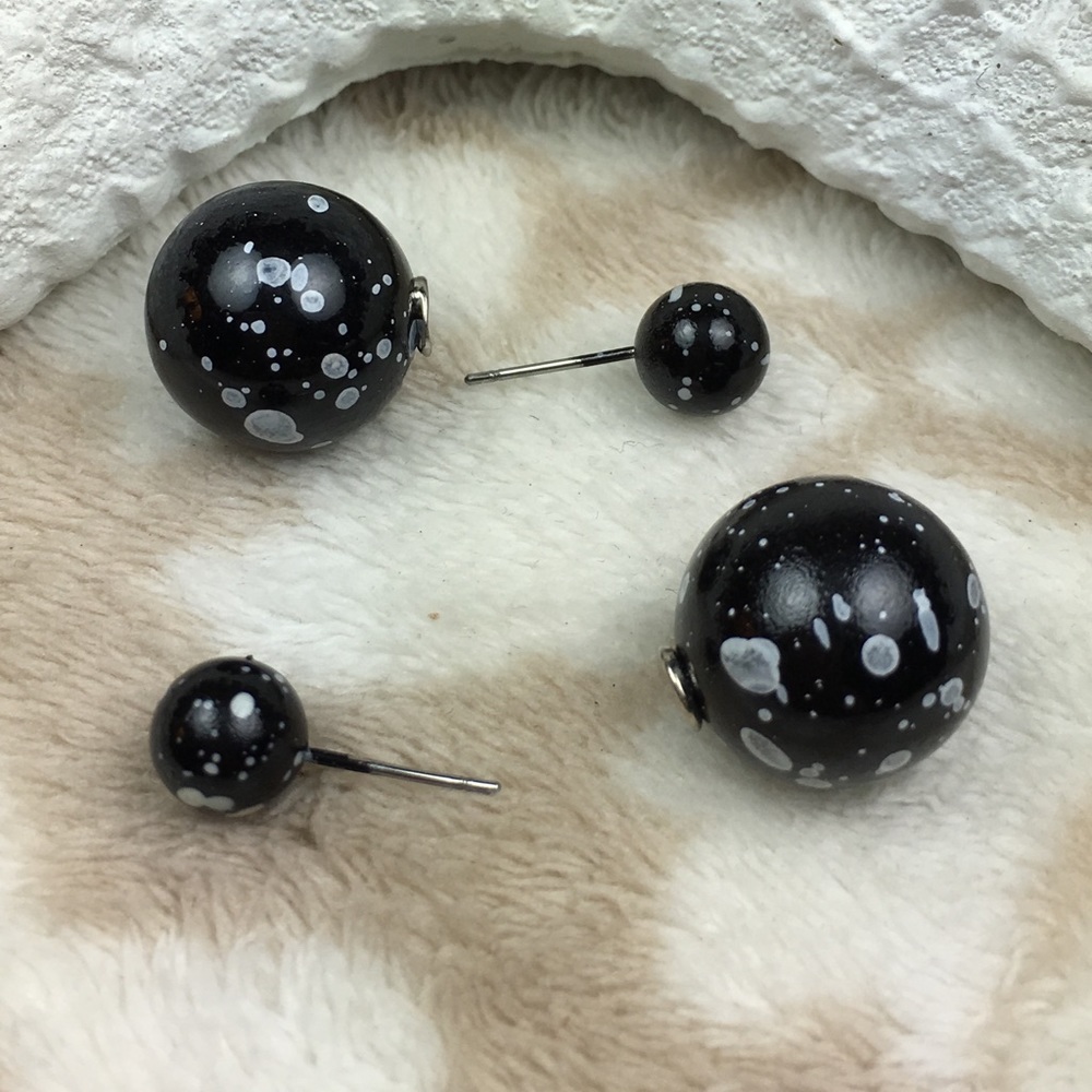 Black Double Stud Earrings - Picture 6 of 8