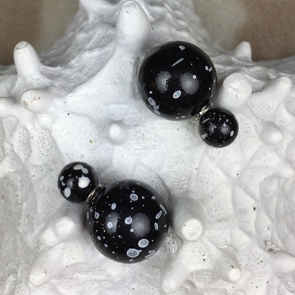 Black Double Stud Earrings - Picture 3 of 8