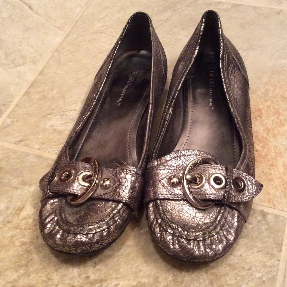 BCBG Generation silver flats