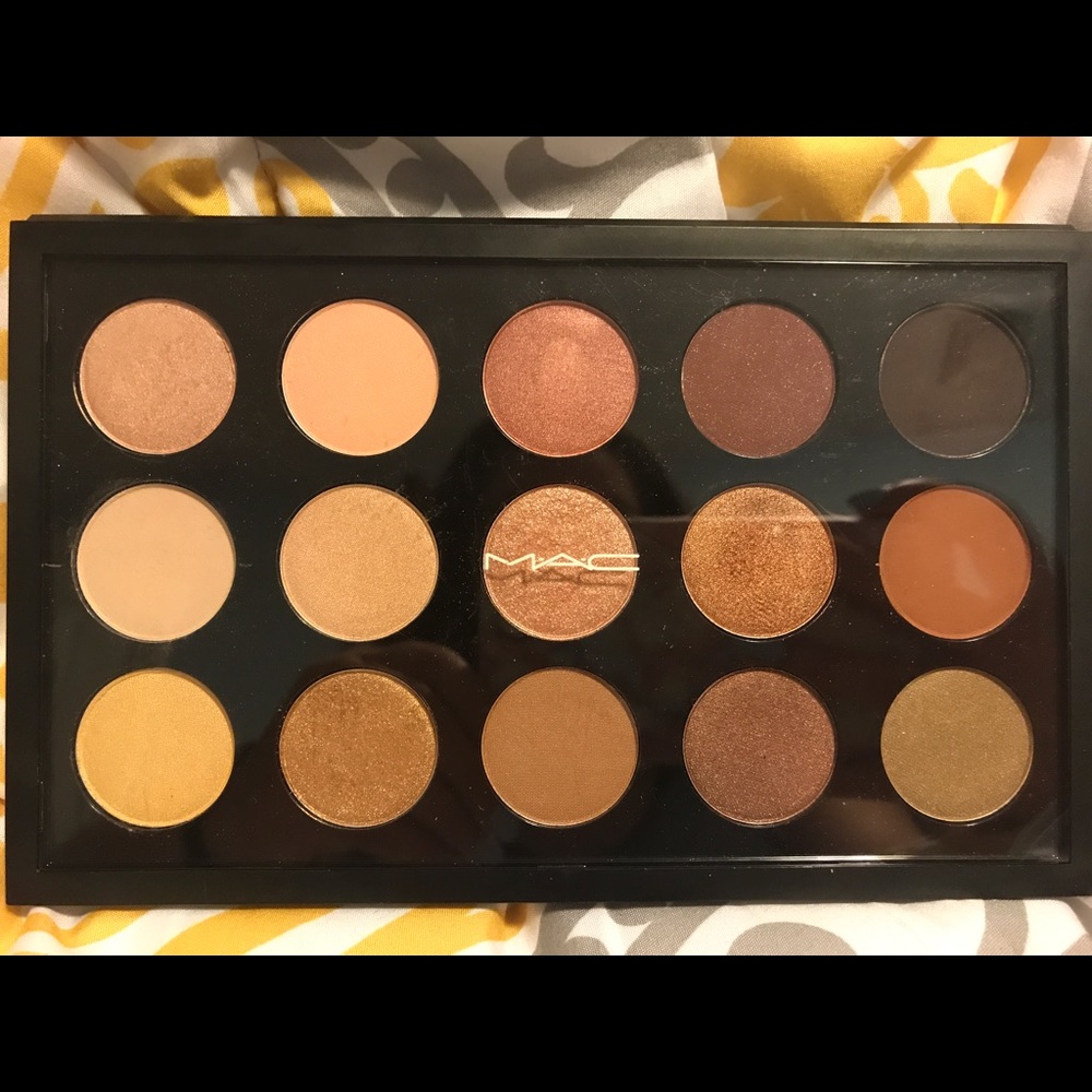Eyeshadow palette