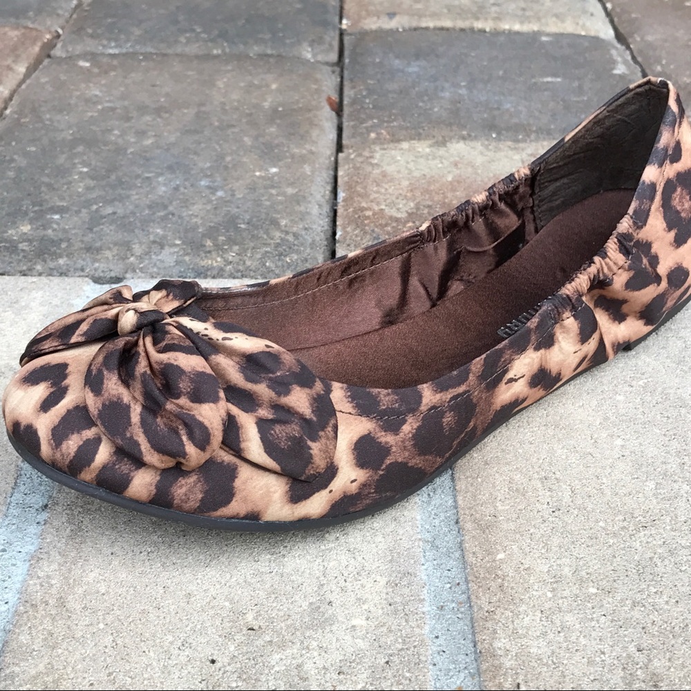 Chinese Laundry Leopard Flats