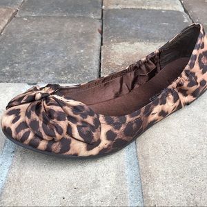 Chinese Laundry Leopard Flats