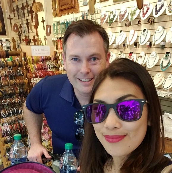 Meet your Posher, Rowena - Picture 1 of 1