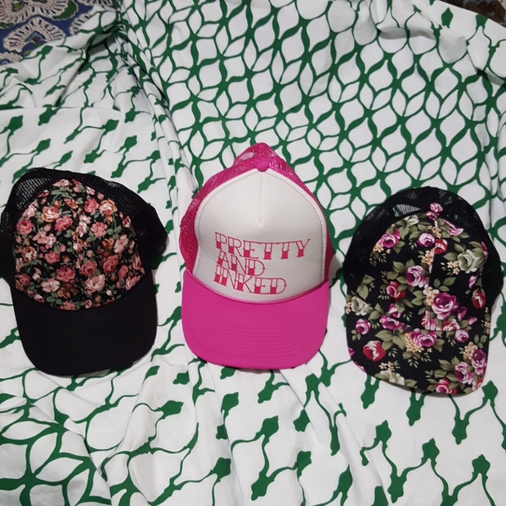 Snap back caps