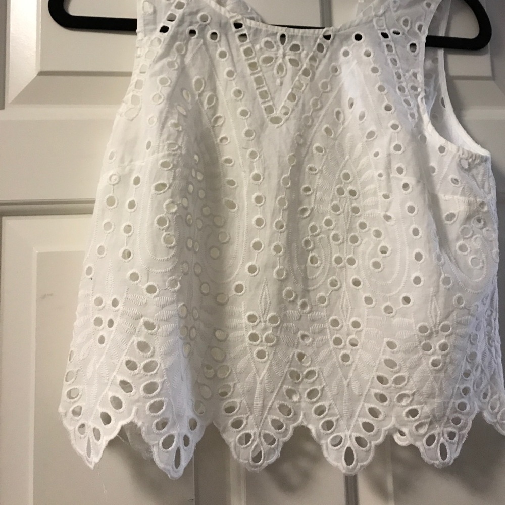 H and m lace crop top