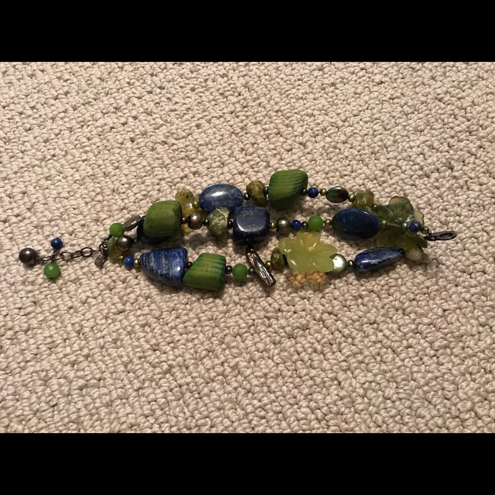 Navy & green beaded bracelet