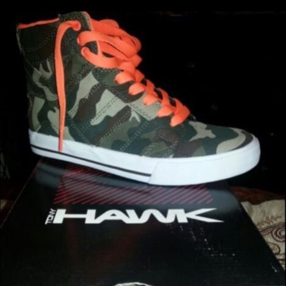 New ~ Never Worn ~ Tony Hawk
