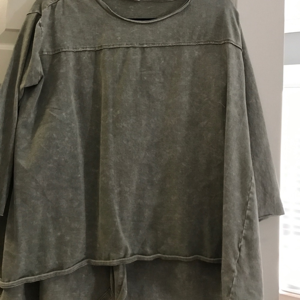 Distressed open back tee