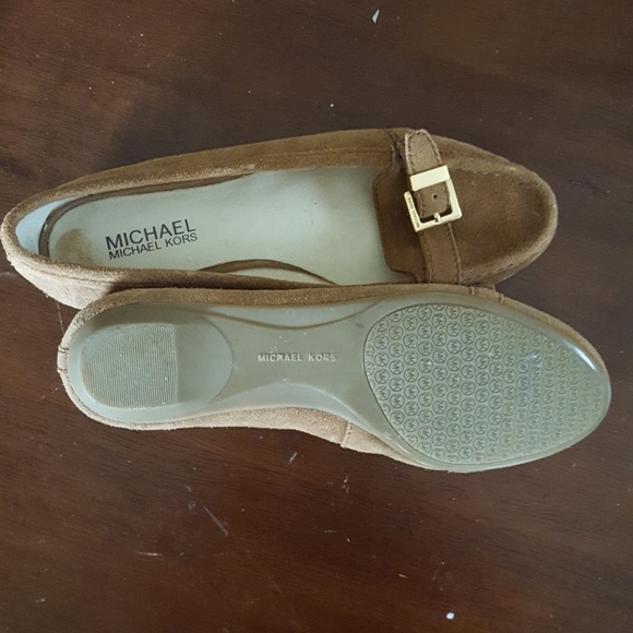 Shoes - Picture 3 of 3