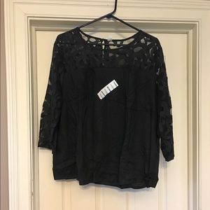 NWT old navy blouse with lace-xl