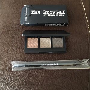 The BrowGal Convertible Brow And Brush