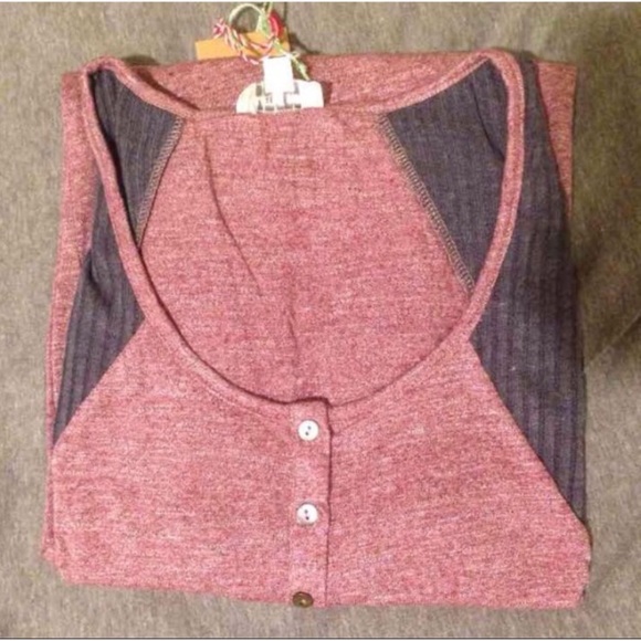 🎀LAST🎀 Beige Lace Sleeve Sharkbite Tunic Top - Picture 5 of 5