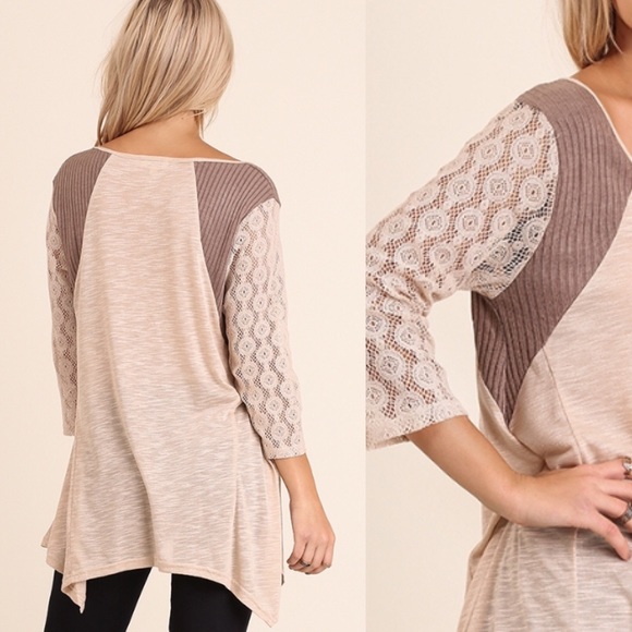 🎀LAST🎀 Beige Lace Sleeve Sharkbite Tunic Top - Picture 2 of 5