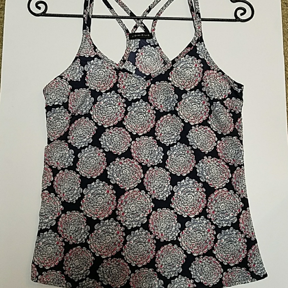 Cute tank by Jewels! Asian inspired print.