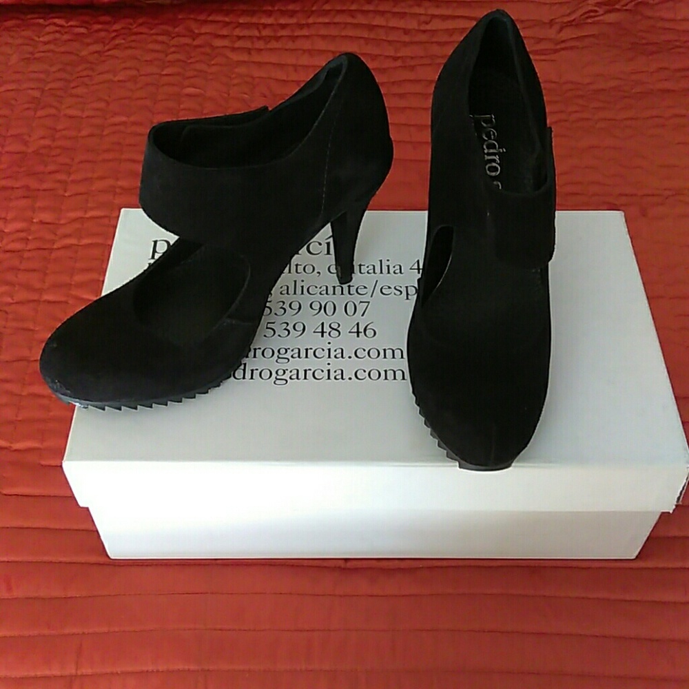 Black Pedro Garcia Mary Jane's