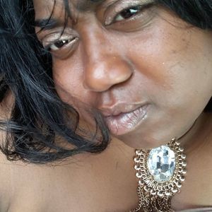 Meet your Posher, Amicia