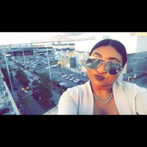 Meet your Posher, Janai