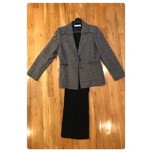 Tahari 2 Piece Pants Suit
