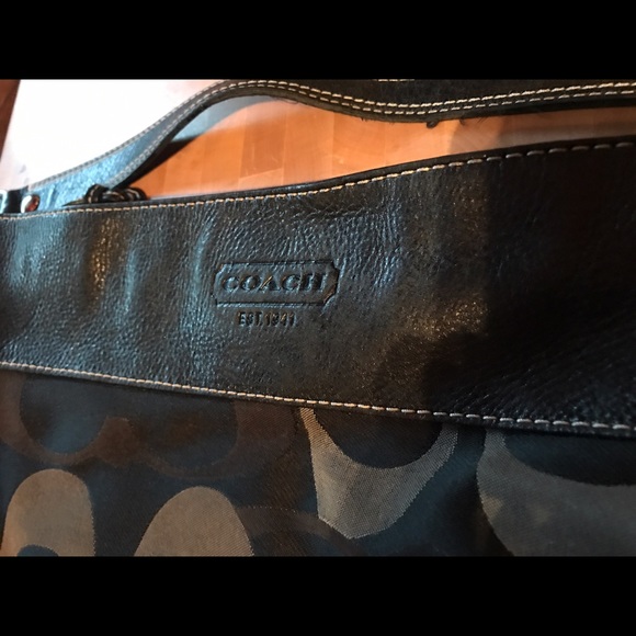 Authentic Coach Purse - Picture 2 of 4