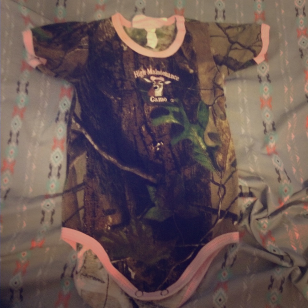 Camo baby girl onesie! 6M!