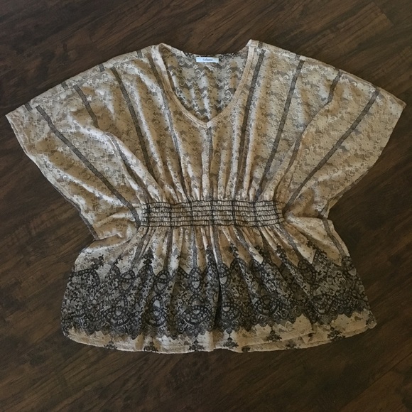 LaFiance peach & black lace top - Picture 2 of 5