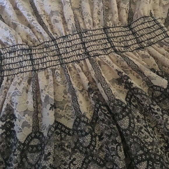 LaFiance peach & black lace top - Picture 4 of 5