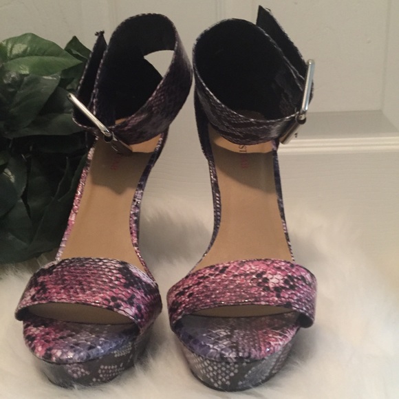SOLD JustFab Faux Snake Skin Heels - Picture 3 of 8