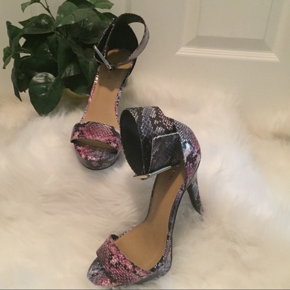 SOLD JustFab Faux Snake Skin Heels - Picture 8 of 8