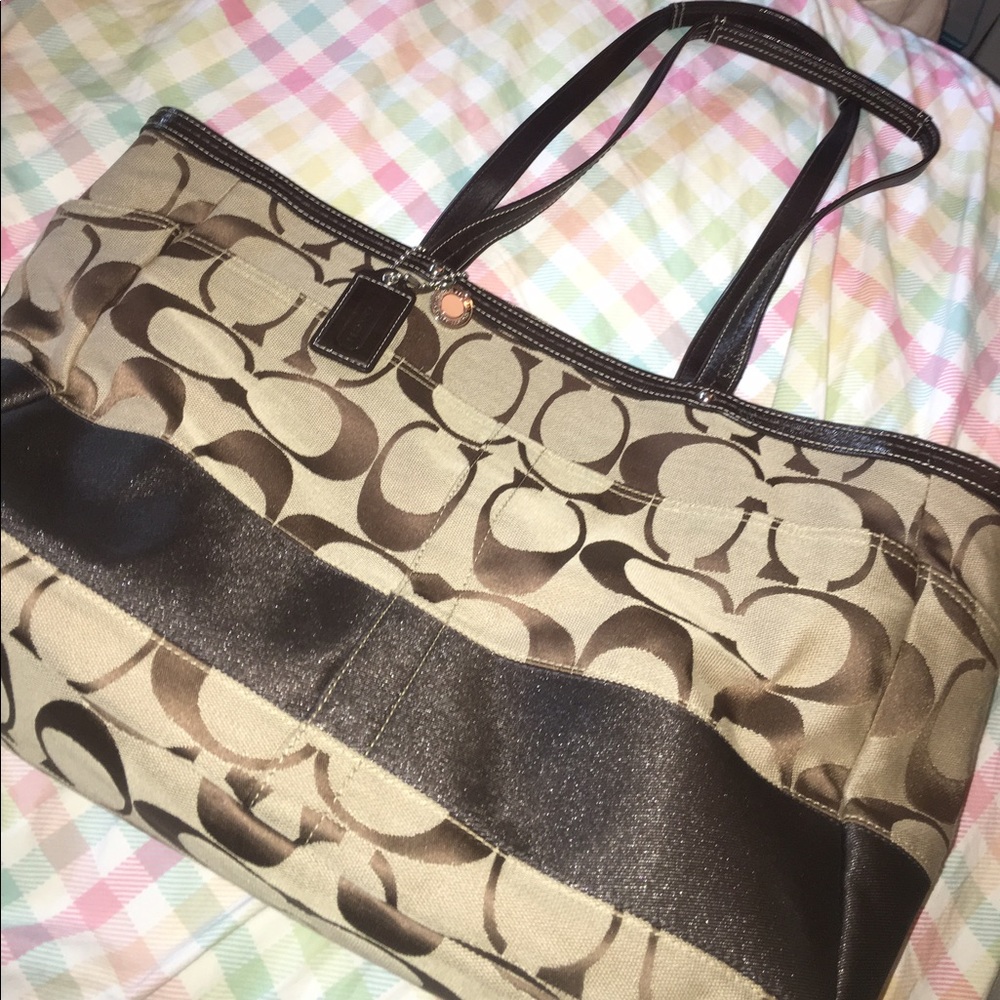 EUC authentic Coach tote FLASH SALE PRICE FIRM