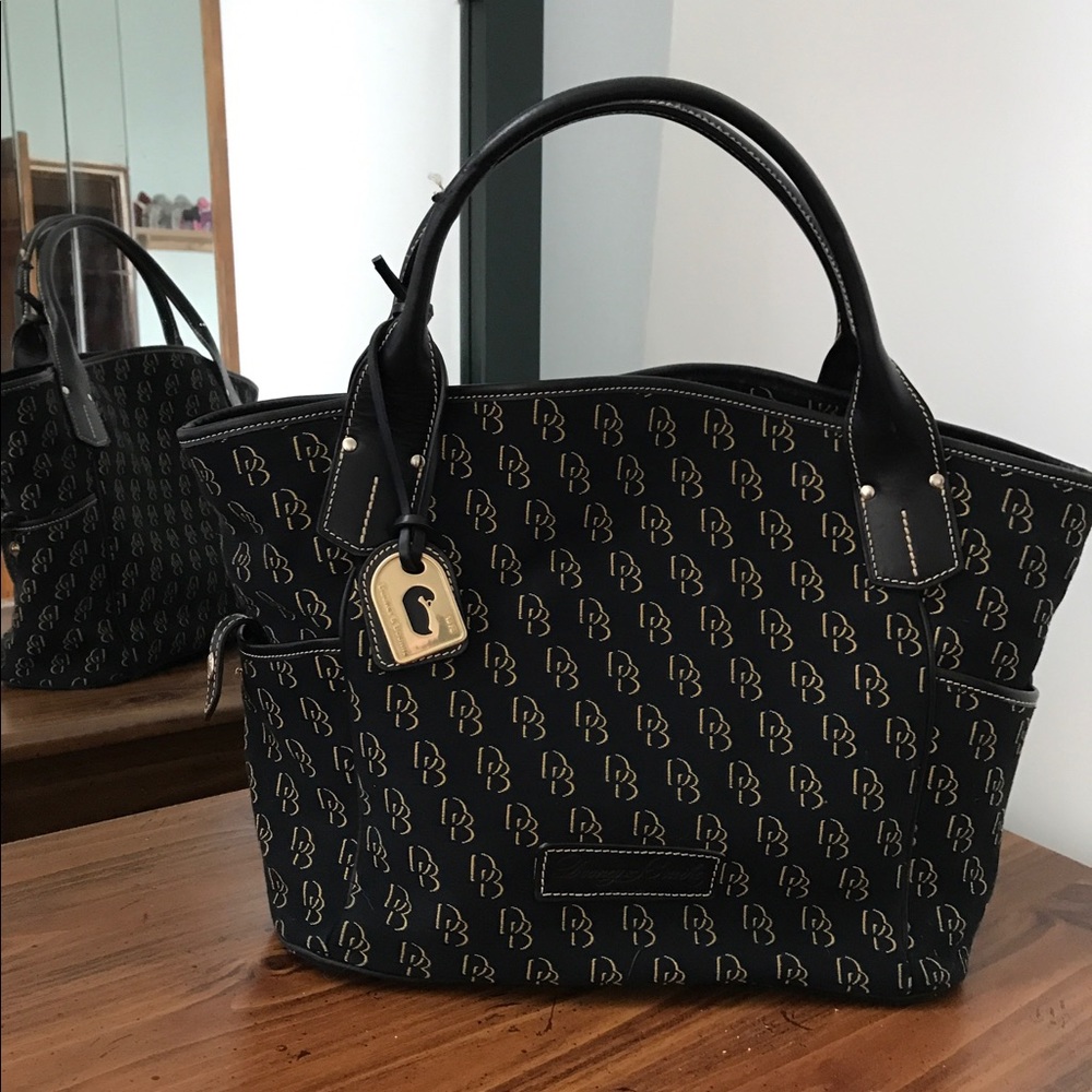 Dooney and Bourke purse/tote