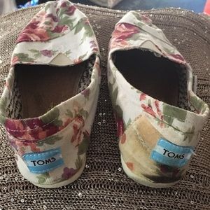 Toms Canvas Shoes Floral Pattern Sz. 7