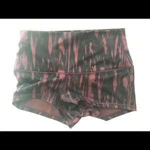 Lululemon Wunder Shorts size 8 US
